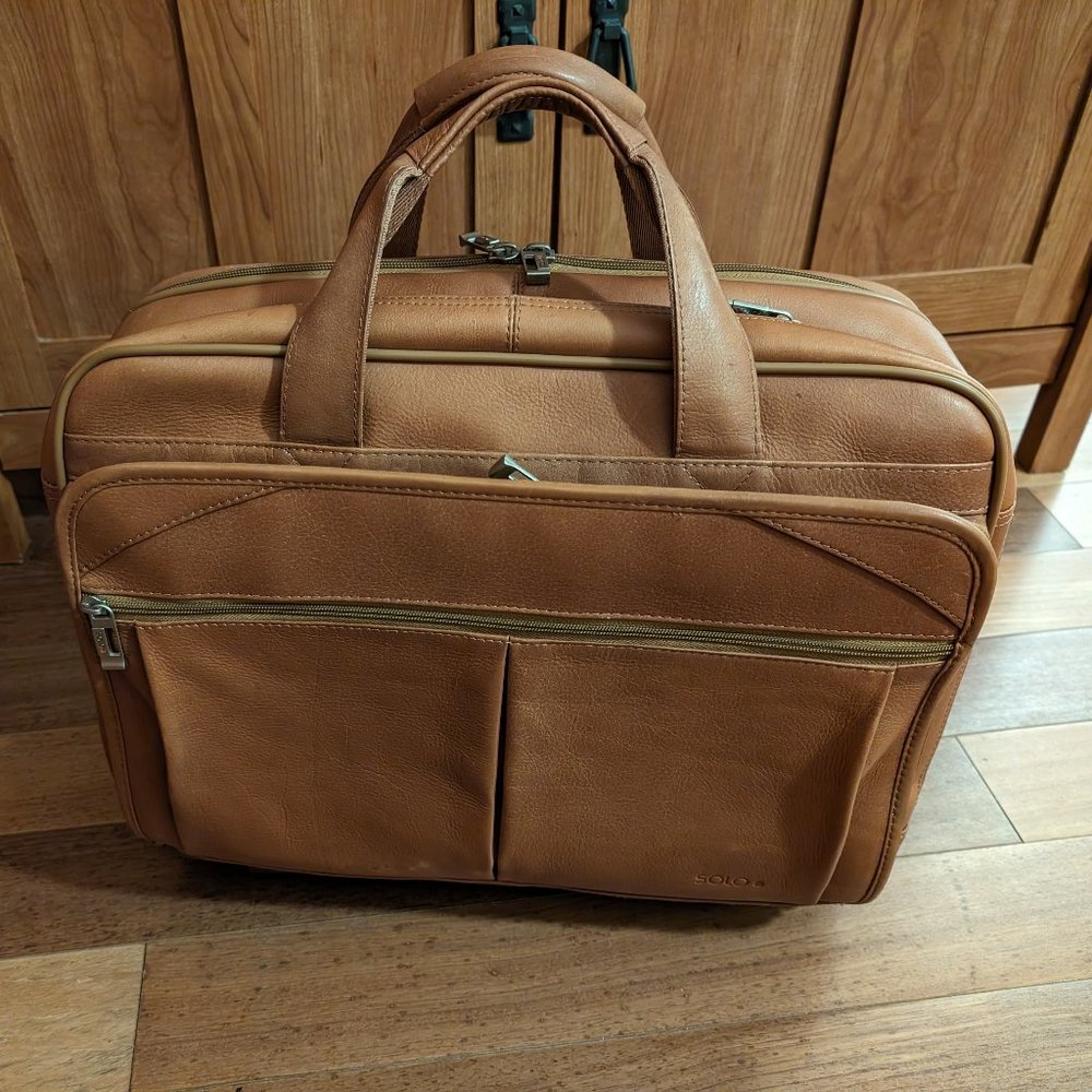 SOLO New York Walker Leather Rolling Briefcase